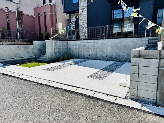 八王子市　長沼町　新築一戸建て　７期の駐車場|～並列2台駐車可能カースペース付き～
