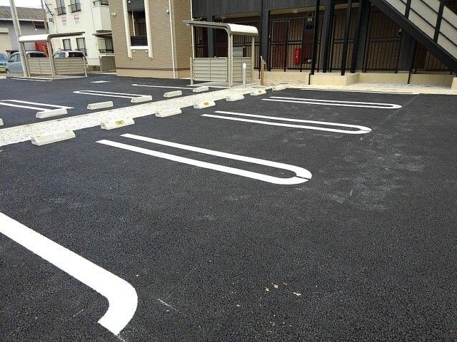 カモミーユの駐車場