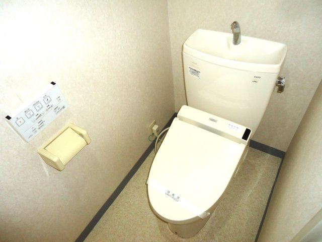 杉並区西荻南３丁目の賃貸マンションのトイレ