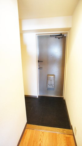 杉並区西荻南３丁目の賃貸マンションの玄関