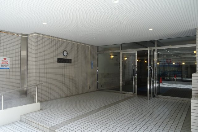 杉並区西荻南３丁目の賃貸マンションのロビー