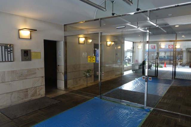 杉並区西荻南３丁目の賃貸マンションのロビー