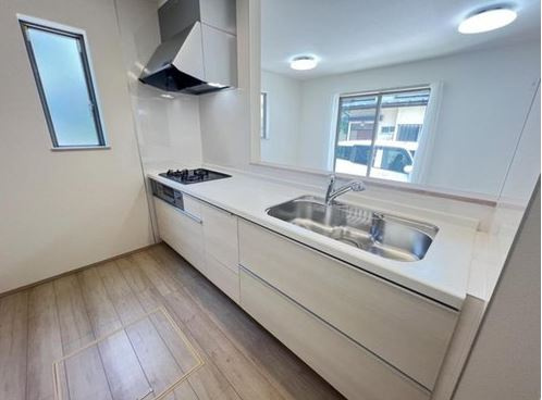 【新築】川越市安比奈新田新築住宅 全1棟のキッチン|対面式のシステムキッチンです