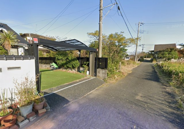 長生郡白子町剃金　中古戸建の前面道路含む現地写真|敷地約111坪 5SLDK+屋上バルコニーLD約19帖 白子海岸まで車約2分  駐車2台 閑静な立地