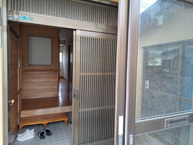 秋田市桜一丁目中古住宅の玄関