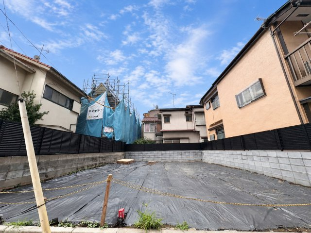 中野区野方1丁目　建築条件無し売地の外観|2026.06.08撮影

現地ご見学希望・資料請求などお気軽にお問い合わせ下さい！
03-5990-5201