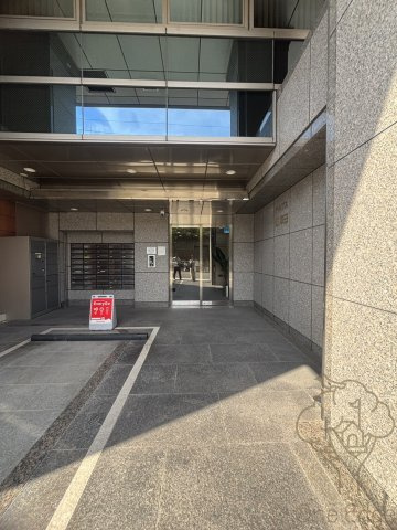 アルプス西梅田のエントランス