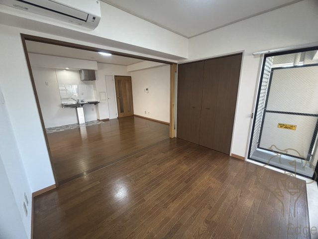アルプス西梅田の寝室