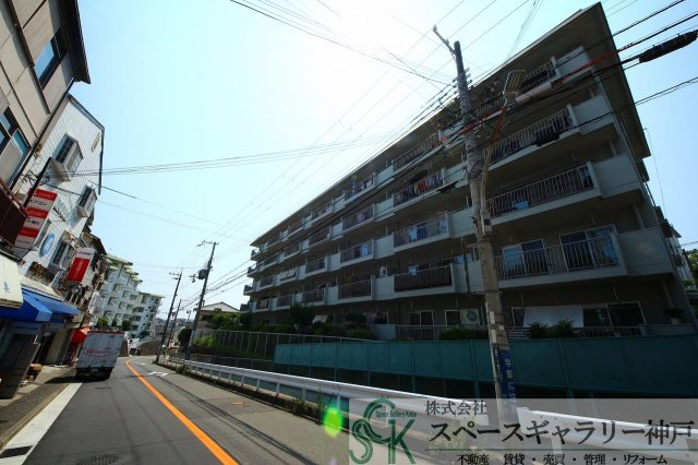 上高丸コーポラスの外観