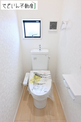 【トイレ】 | CRADLE GARDEN加須市下高柳 第3　【平屋】新築住宅 | ≪3号棟≫
現地(2026年9月撮影)