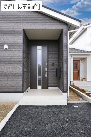 【玄関】 | CRADLE GARDEN加須市下高柳 第3　【平屋】新築住宅 | ≪3号棟≫
現地(2026年9月撮影)