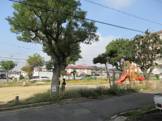 高津橋農住団地A棟の周辺