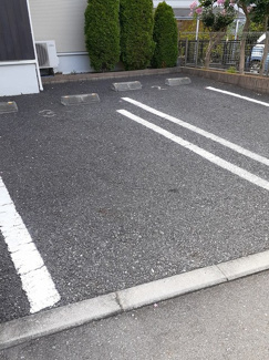 【駐車場】