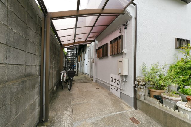 ユタカコーポのエントランス