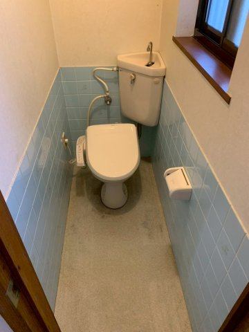 秋吉戸建のトイレ