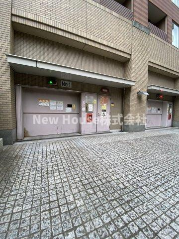 ウエストパークタワー池袋の駐車場