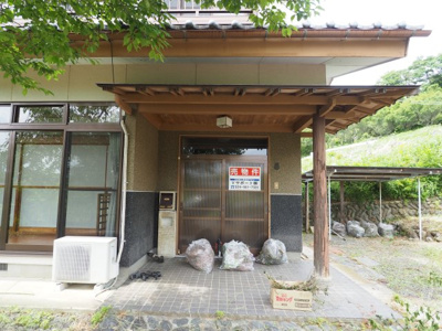 【玄関】 | 中古戸建　永井川字東山 | ★内覧予約でブランド米2kg★　