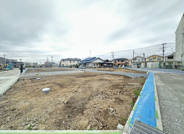 【外観】 | 志木市中宗岡1丁目　建築条件無売地　全26区画　(丸井志木店) | 販売現地／2026年3月6日撮影
スーパーや生活施設が徒歩圏内に揃う、暮らしやすいロケーション。