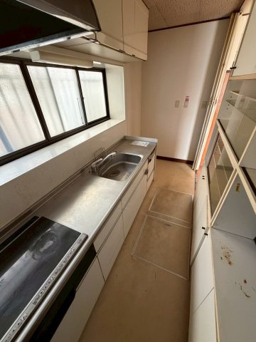 越谷市大字南荻島の中古一戸建のキッチン