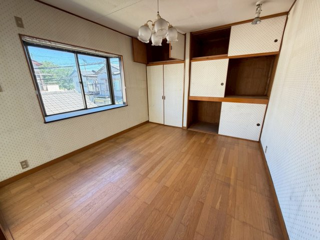 越谷市大字南荻島の中古一戸建の洋室