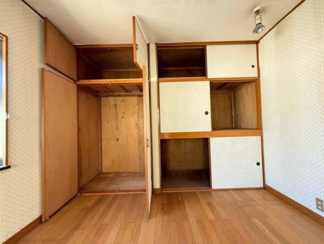 越谷市大字南荻島の中古一戸建の収納