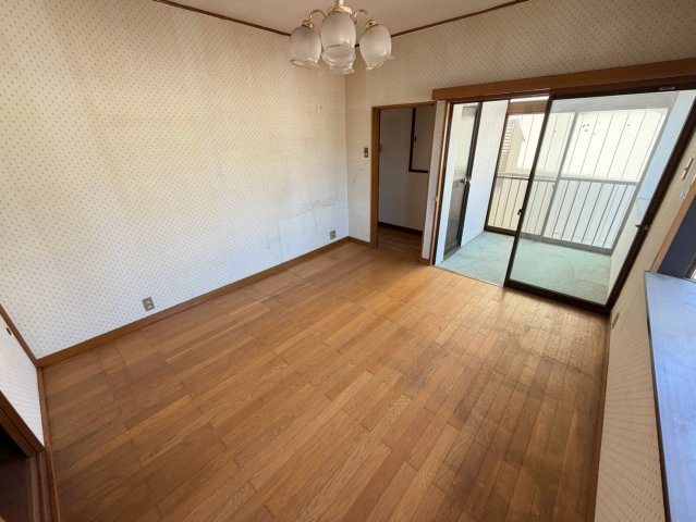越谷市大字南荻島の中古一戸建の洋室