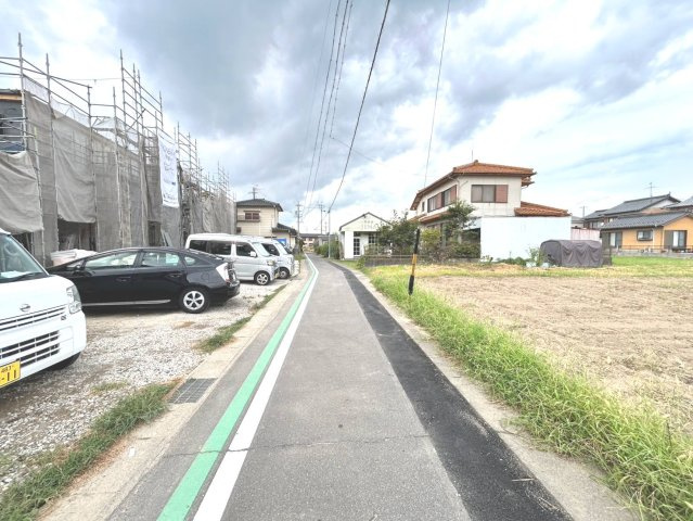 リーブルガーデン　一宮市春明　全4区画分譲の前面道路含む現地写真|「現地（2026年7月7日）撮影」　
■前面道路　
■ヤマダ不動産　株式会社リライフ