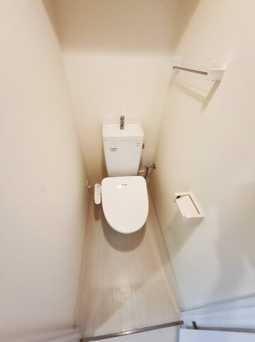 西宮ルモンド甲子園のトイレ|温水便座　ウォシュレット更新中