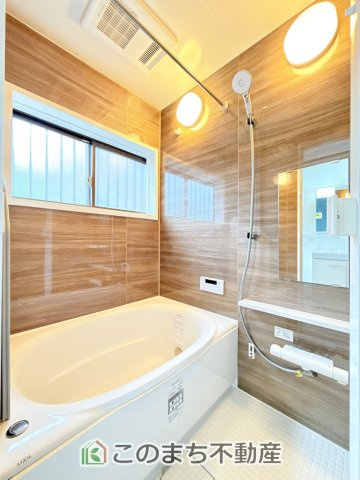 KEM宇都宮市鶴田町1期　中古戸建の浴室|ゆったりと入れるフルオートバスはお子様との団らんバスタイムが楽しめます♪
足を伸ばしてゆったりくつろげる１坪バスルームです☆