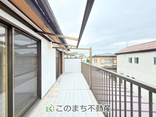 KEM宇都宮市鶴田町1期　中古戸建のバルコニー|南向きの大型バルコニーは陽当り良好で、たっぷりのお洗濯物もよく乾きます！
