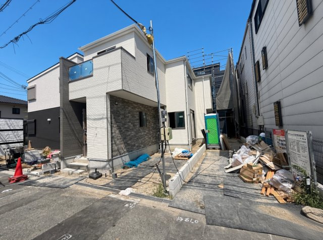 大阪市平野区瓜破西　第1期　新築一戸建ての外観|周辺は落ち着いた街並みの住宅地！子育てがしやすい住環境です！まだ未完成ですが、現地でしかわからない事もございます。是非一度ご覧ください。