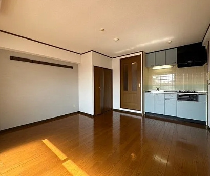 モアメゾンIIIの居間・リビング