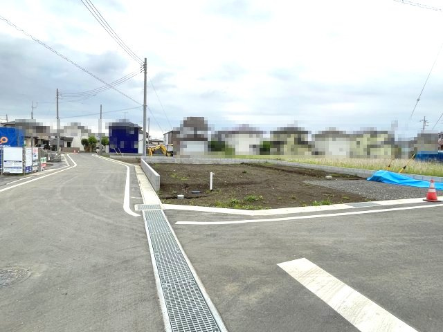藤岡市藤岡（全8棟）8号棟の前面道路含む現地写真