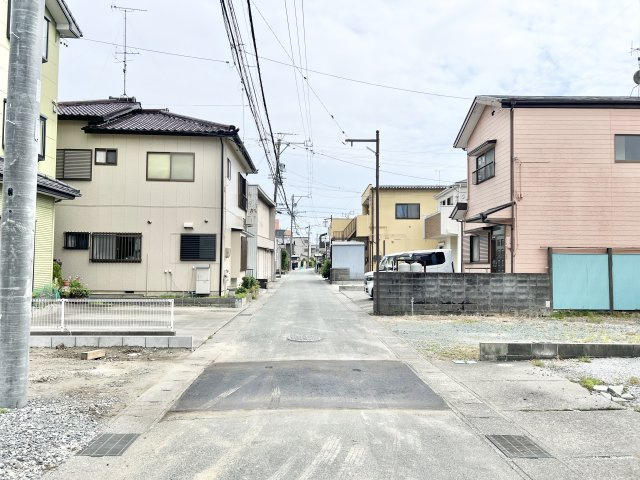中野町第1　1号棟の前面道路含む現地写真|物件前の道路になります。