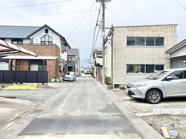 中野町第1　1号棟の前面道路含む現地写真|物件前の道路になります。