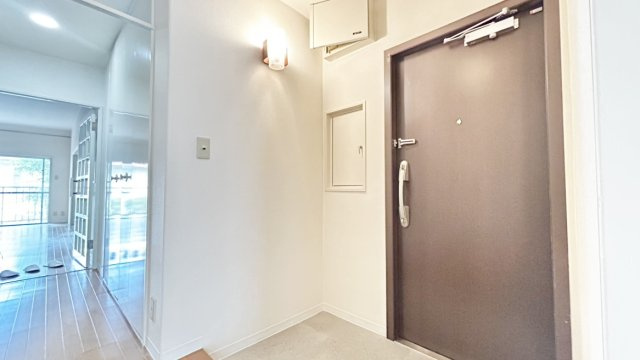 メゾン住吉川の玄関|広々とした玄関スペースです。