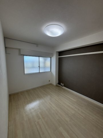 ネクステージ塚口５番館の洋室