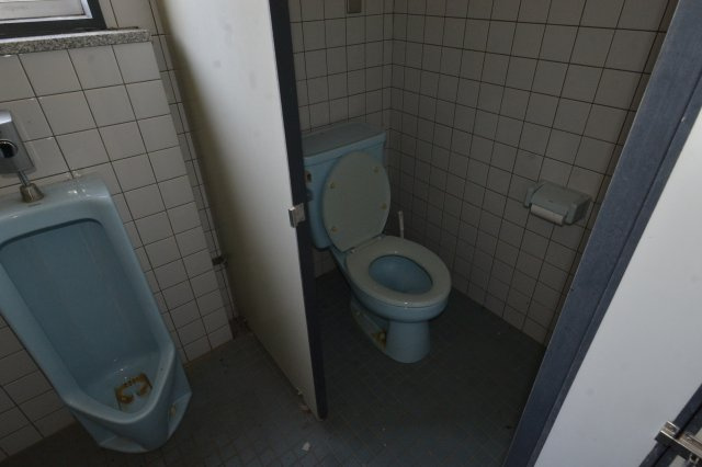 丹波市市島町東勅使の倉庫のトイレ