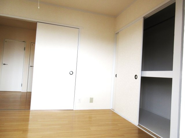 水入マンションの居間・リビング