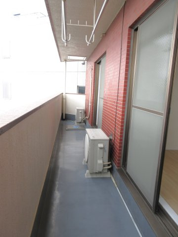 水入マンションのバルコニー