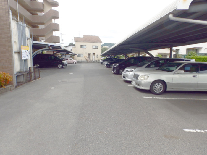 エザンス木之庄Ⅱの駐車場
