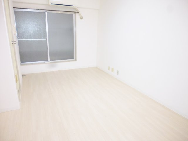 プレアール西明石の洋室