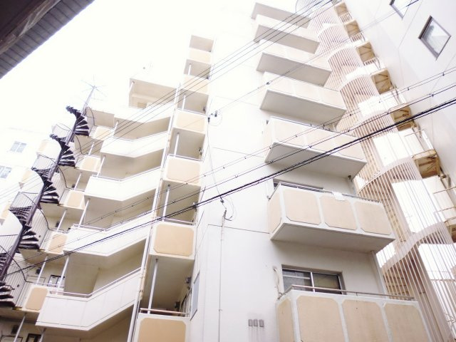 プレアール西明石の外観