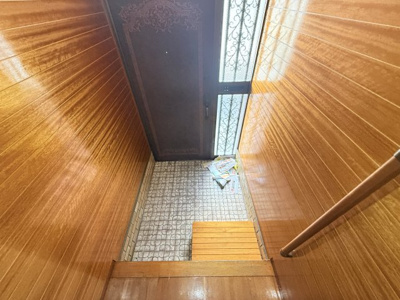 【玄関】 | 東板持町3丁目貸家