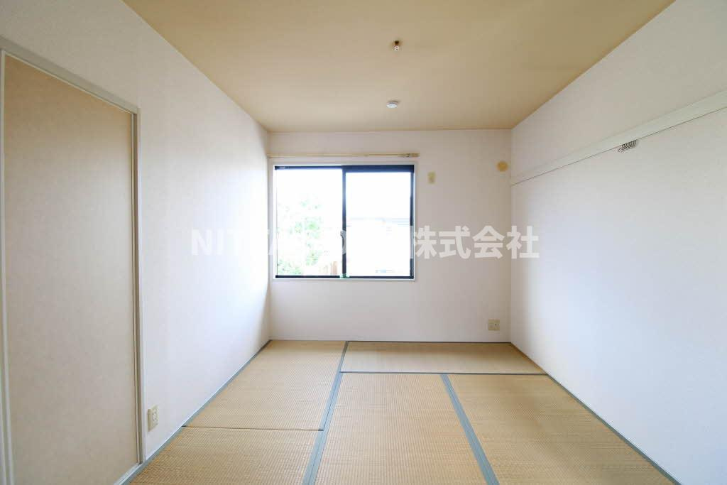 メゾンソレーユⅡの内装|使い勝手の良い和室のお部屋です＊