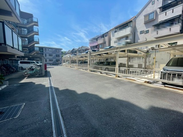 ルモン星田の駐車場|広い駐車場で、駐車しやすいです！