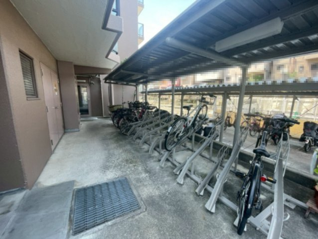 ルモン星田の駐輪場|屋根付きで雨にも濡れません！
