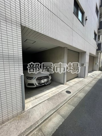 レシオ イシワラの駐車場