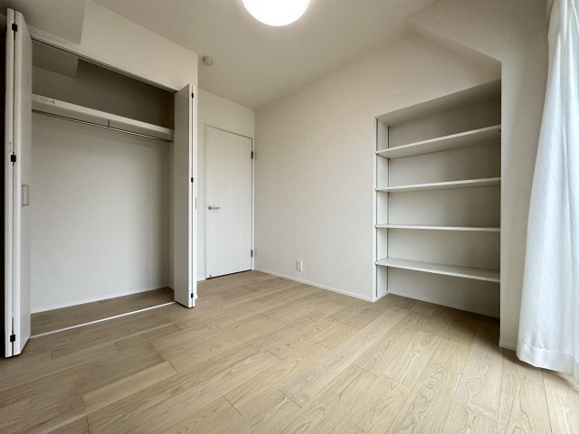 ヒルズ市が尾ブライトステージの収納|クローゼットやオープン棚の収納豊富なお部屋です。オープン棚は教科書の収納するとお子様の仕度も◎