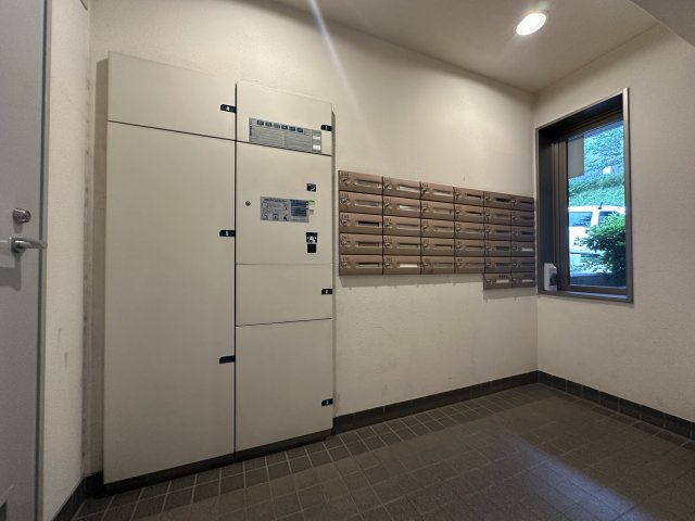 ヒルズ市が尾ブライトステージの設備|不在時にもあると大変便利な宅配ボックスを完備。